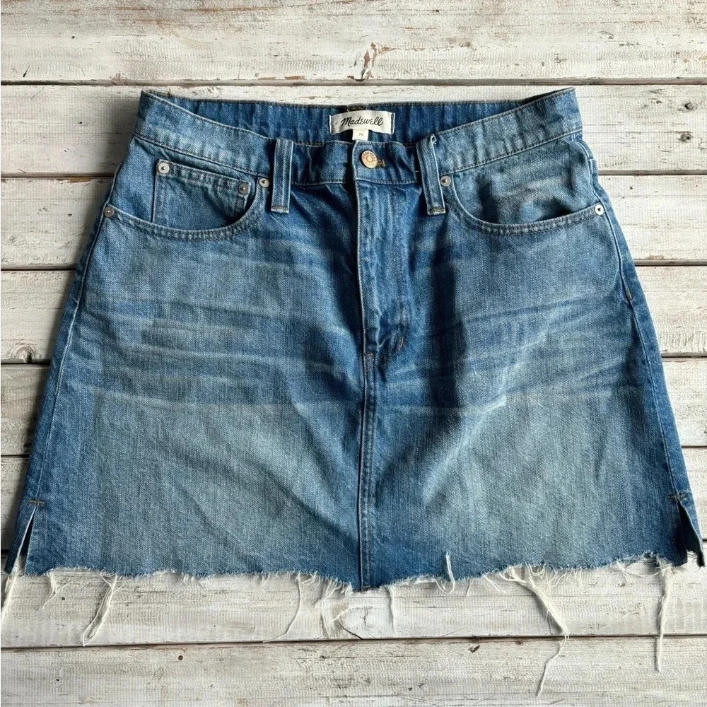 Madewell, raw hem, denim skirt, zipper fly, size 30